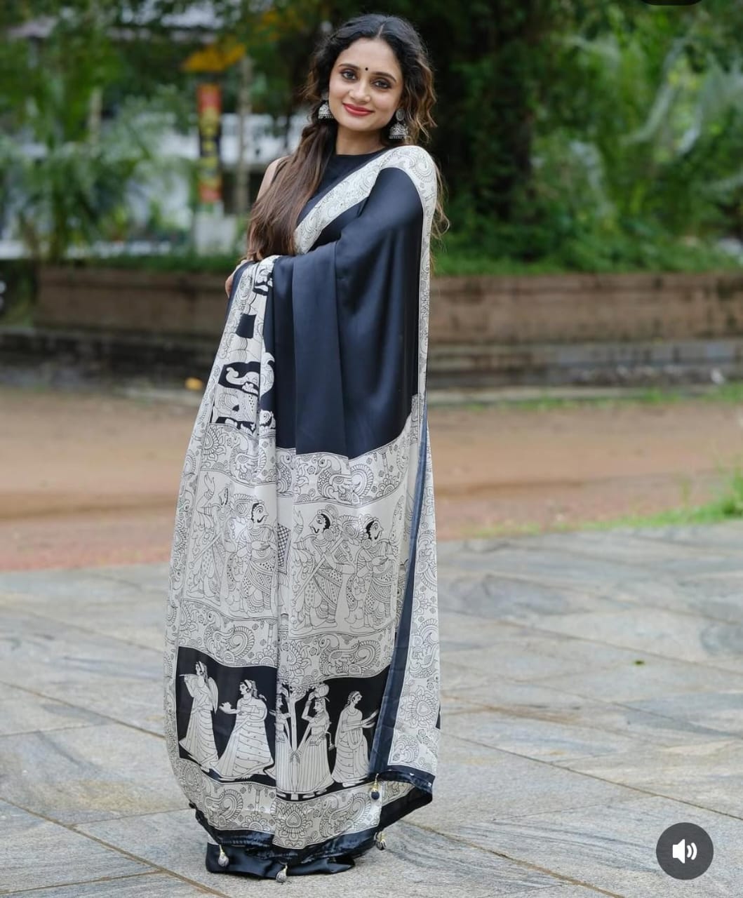 BLACK COLOR WITH OFFWHITE AJRAKH SAREE.