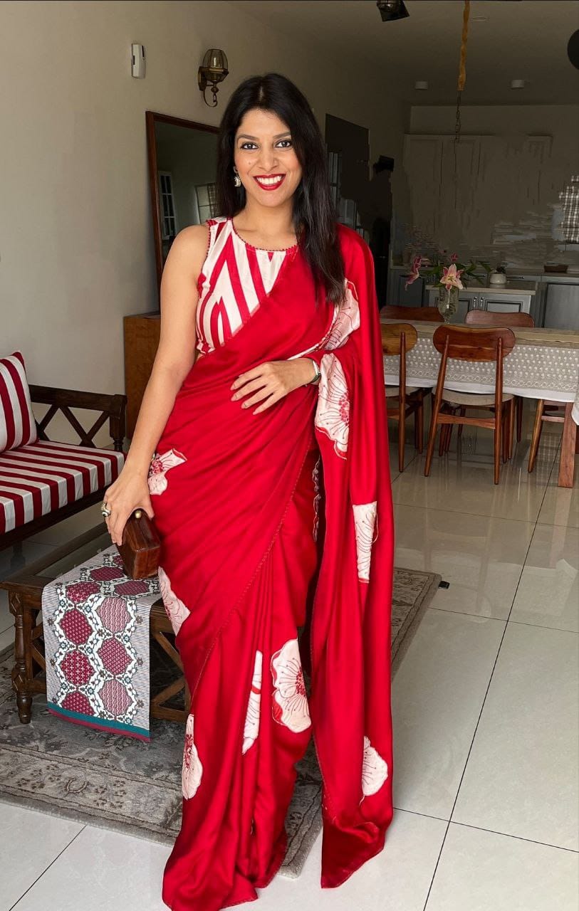 ATTRACTIVE FLOWER SAREE