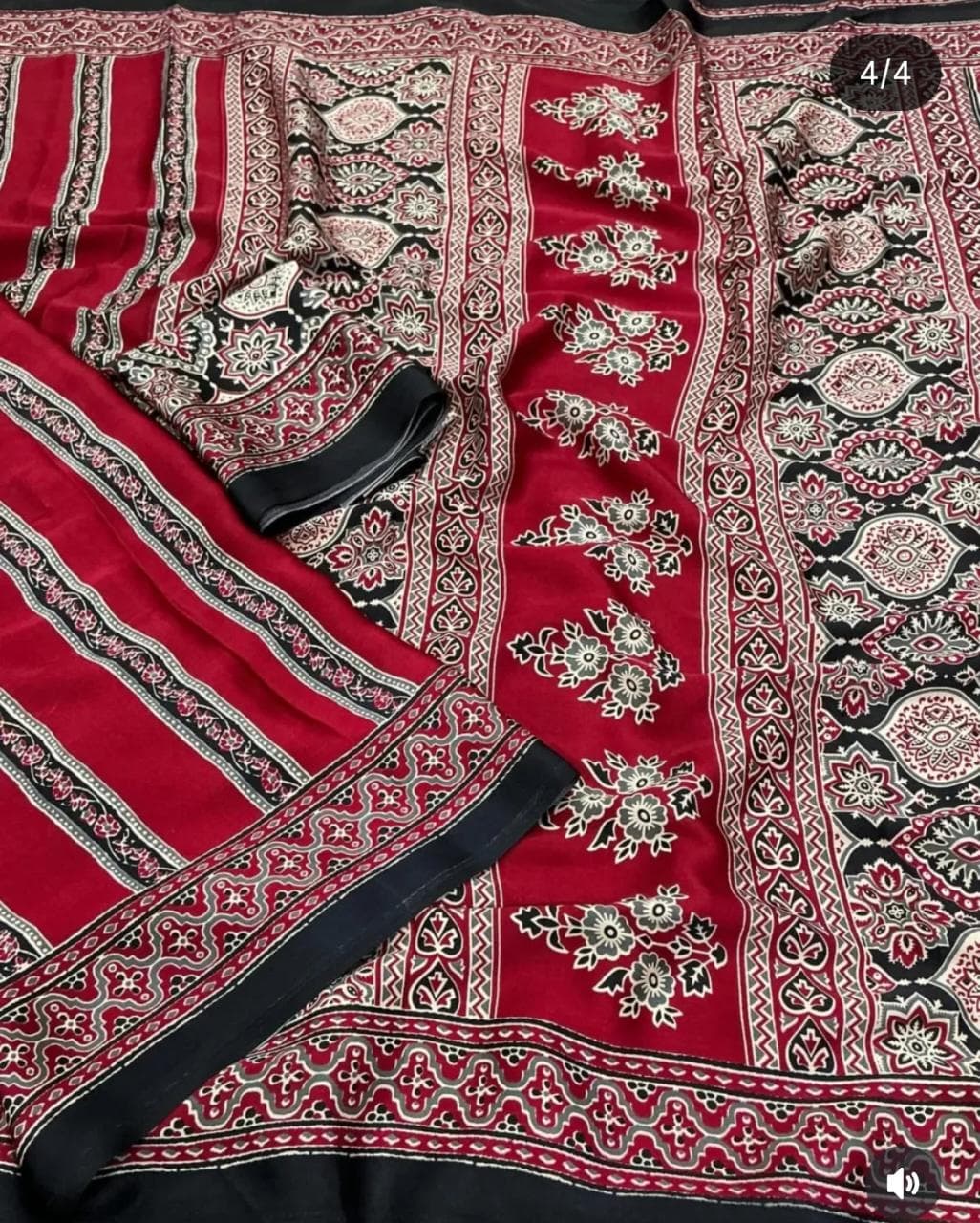 ATTRACTIVE BLACK RED LINING SAREE WITH AJRAKH PALLUU
