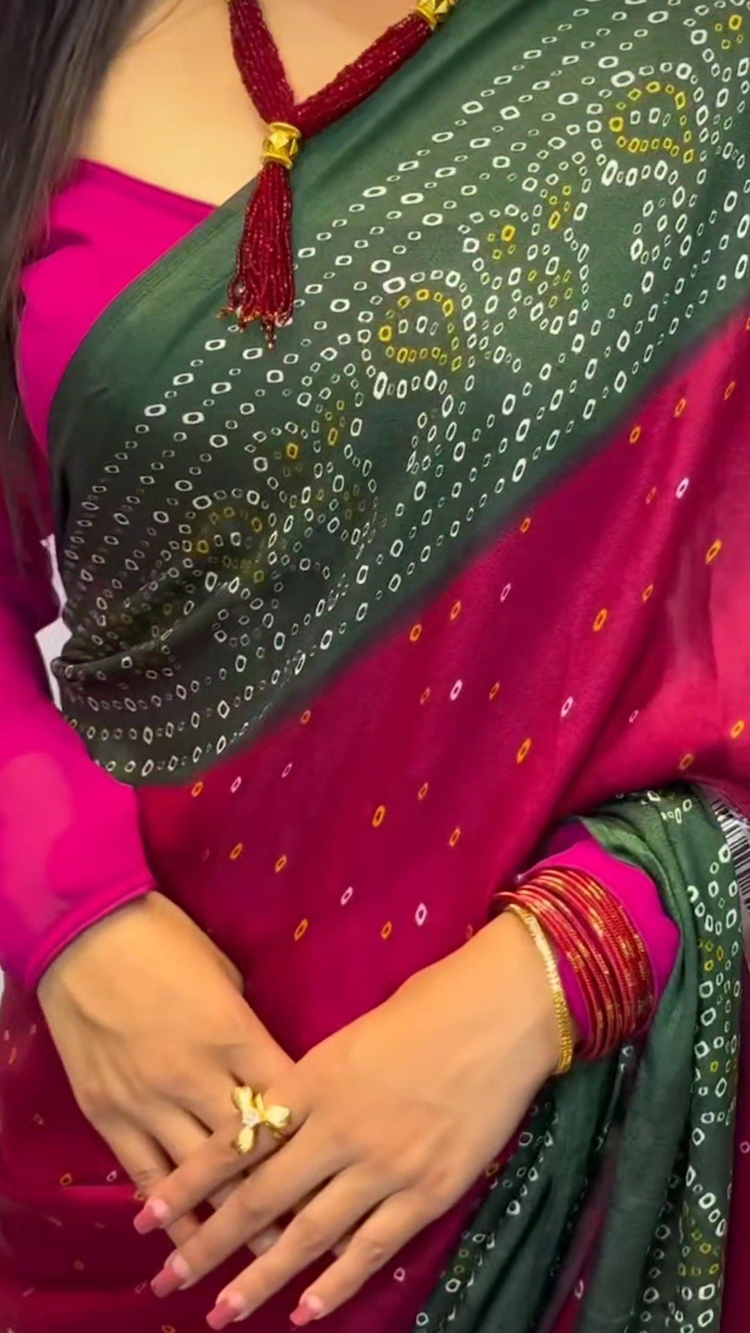 PINK AND GREEN COLOR BANDHNI SAREE.