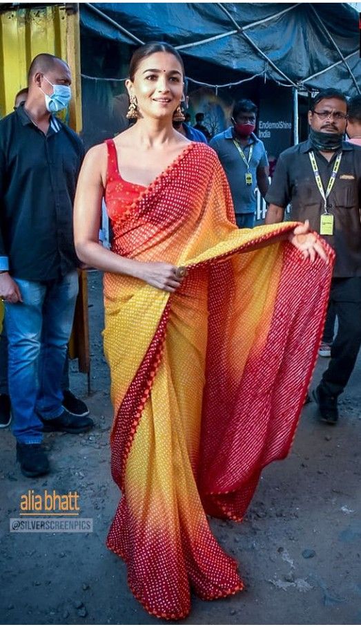 AALIYA WEAR TRADITIONAL MULTI COLOR BANDHANI SAREE.